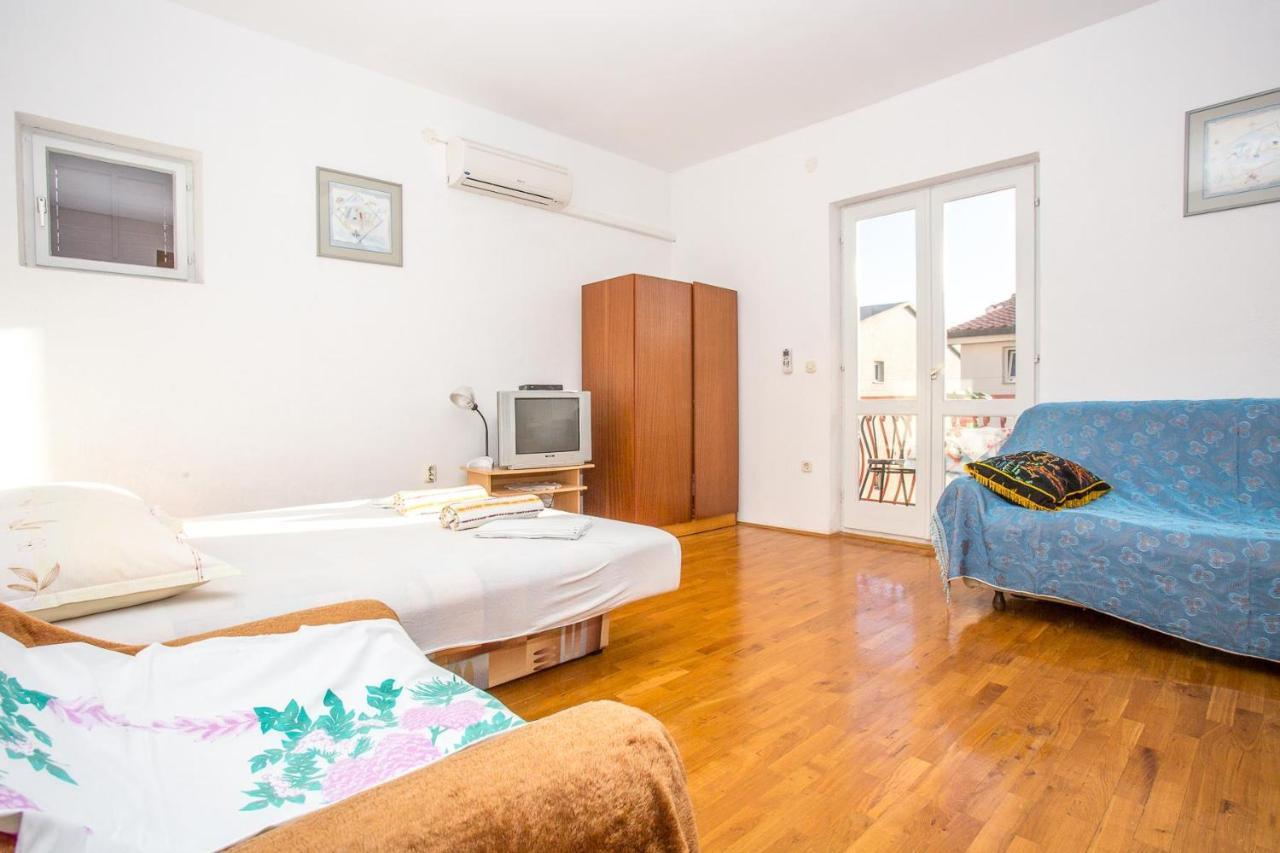 Apartments Nuic 748 Makarska Exterior photo