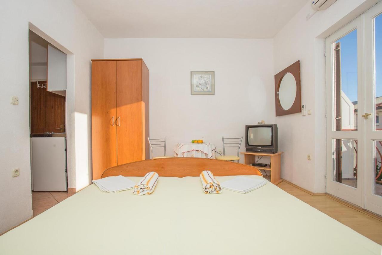 Apartments Nuic 748 Makarska Exterior photo