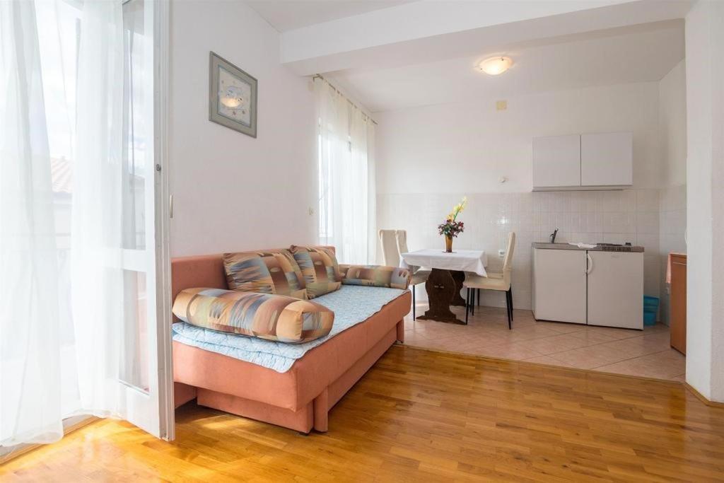 Apartments Nuic 748 Makarska Exterior photo