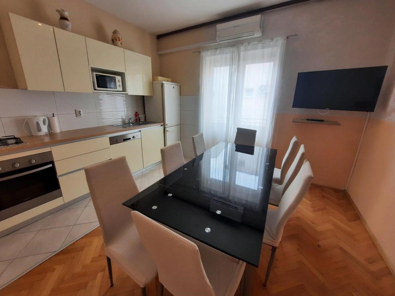 Apartments Nuic 748 Makarska Exterior photo